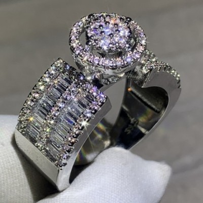 Sterg Sier Women's Elegance Ring with White CZ Diamonds