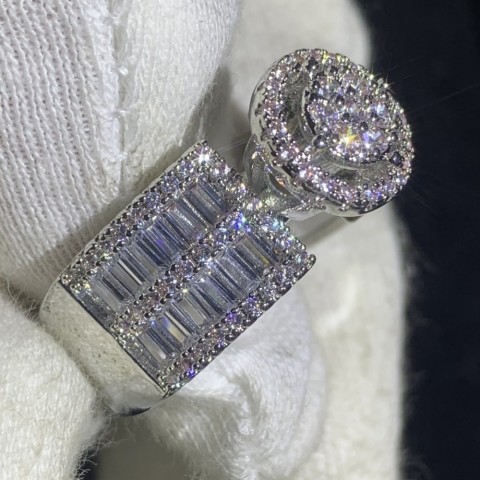 Sterg Sier Women's Elegance Ring with White CZ Diamonds