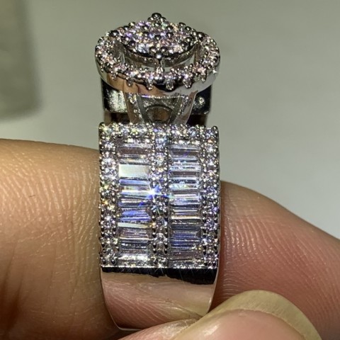 Sterg Sier Women's Elegance Ring with White CZ Diamonds
