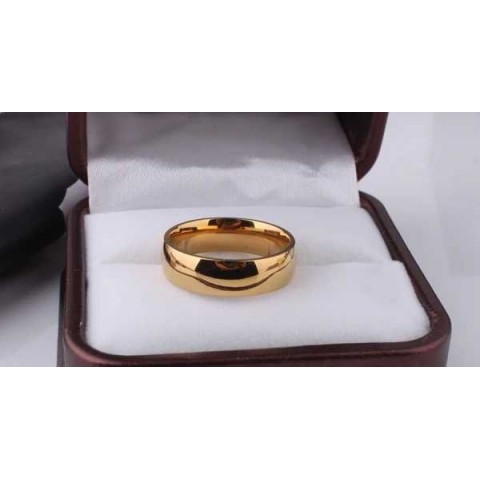 Elegant Signature Gold Wedding Band for Women in Smooth Stainless Steel W240925