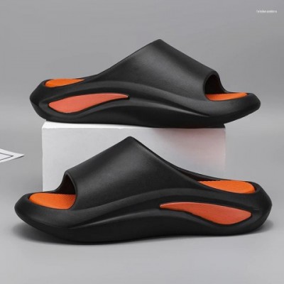 Comfortable Thick-Bottom Men's Summer Slippers - Durable Non-Slip Outdoor Sandals