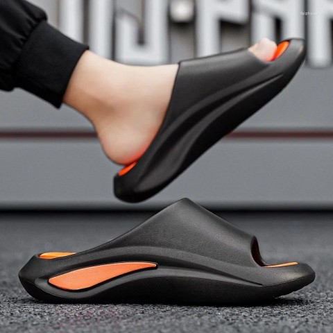 Comfortable Thick-Bottom Men's Summer Slippers - Durable Non-Slip Outdoor Sandals