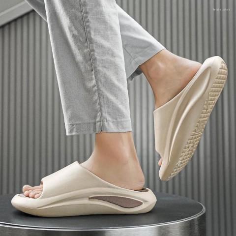 Comfortable Thick-Bottom Men's Summer Slippers - Durable Non-Slip Outdoor Sandals