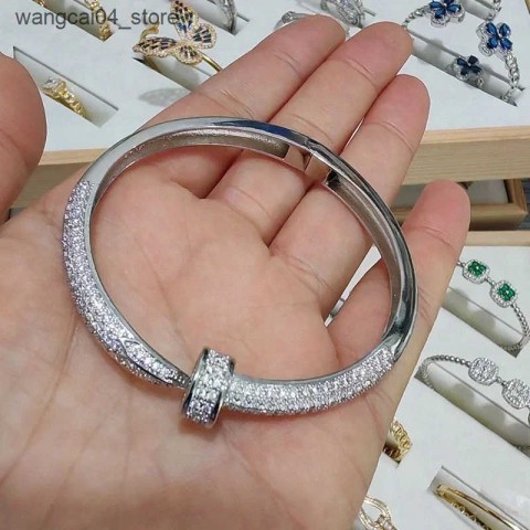 High Quality 2024 Women's Luxury Zircon Charm Bracelet with 18K Gold Plating