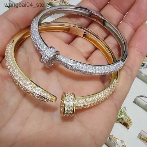 High Quality 2024 Women's Luxury Zircon Charm Bracelet with 18K Gold Plating