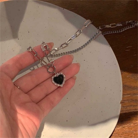Korean Style Women's Pink Heart Pendant Necklace with Shiny Crystal Rhinestones